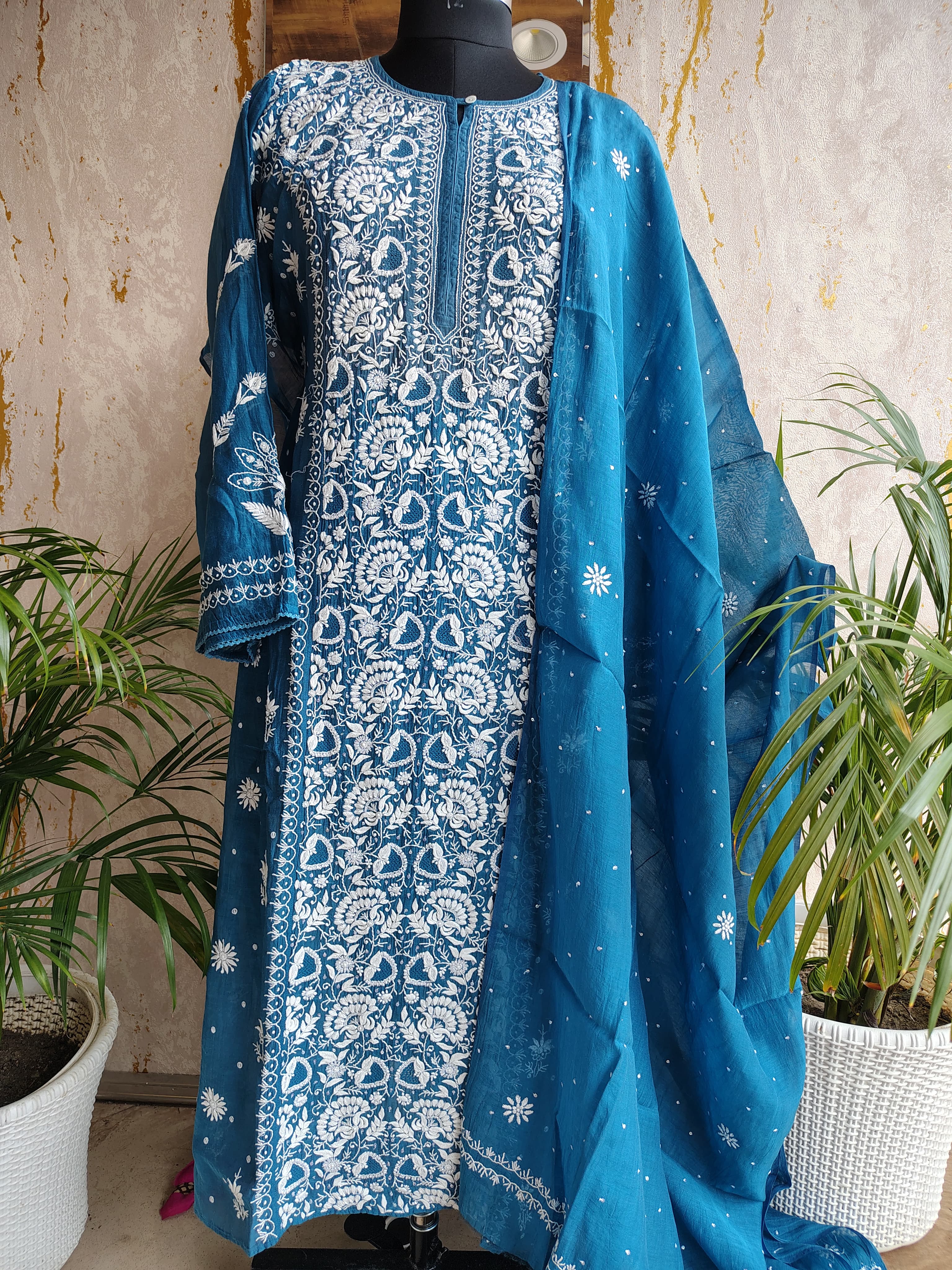 Mulchanderi Chikankari kurta Dupatta set with embellishments